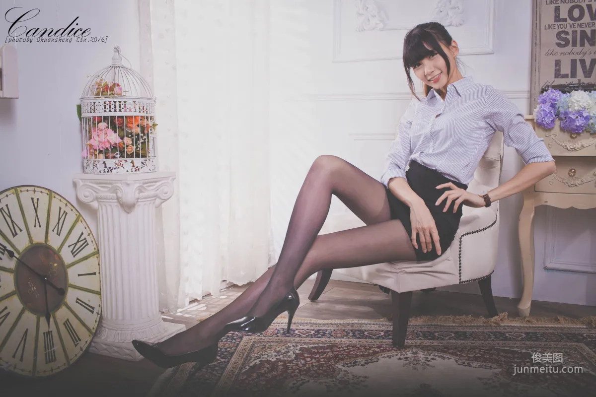 [台灣正妹] 蔡譯心 - 棚拍黑絲制服美腿 寫真集 30