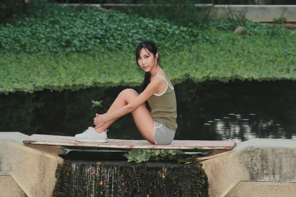 [台湾正妹] 豬比《兒童美術館外拍》 写真集32