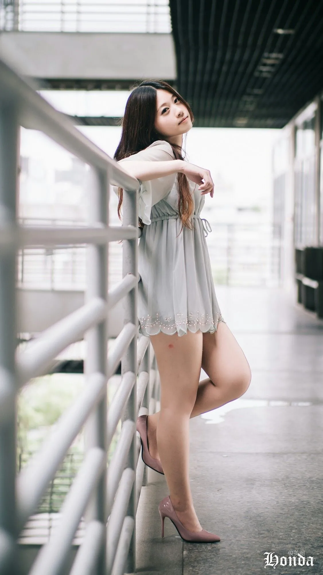 [台灣網紅美女] Becky OL服裝三套 寫真集 19