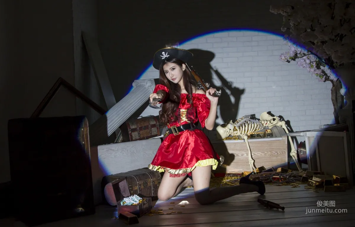 [台灣正妹] 薇安Vivian 琴棚軍警&海盜風棚拍 寫真集 12