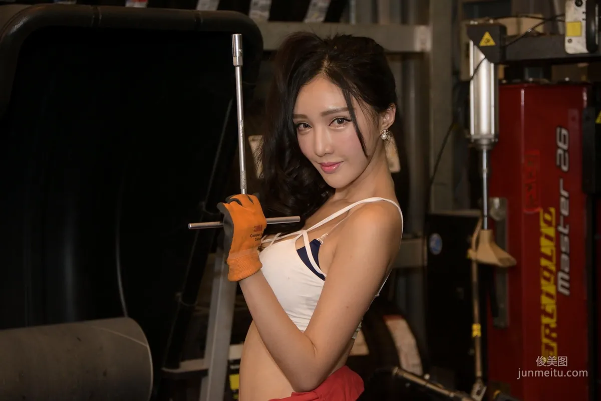 [台灣正妹] 趙芸Syuan《美顔的汽車修理工》 寫真集 47