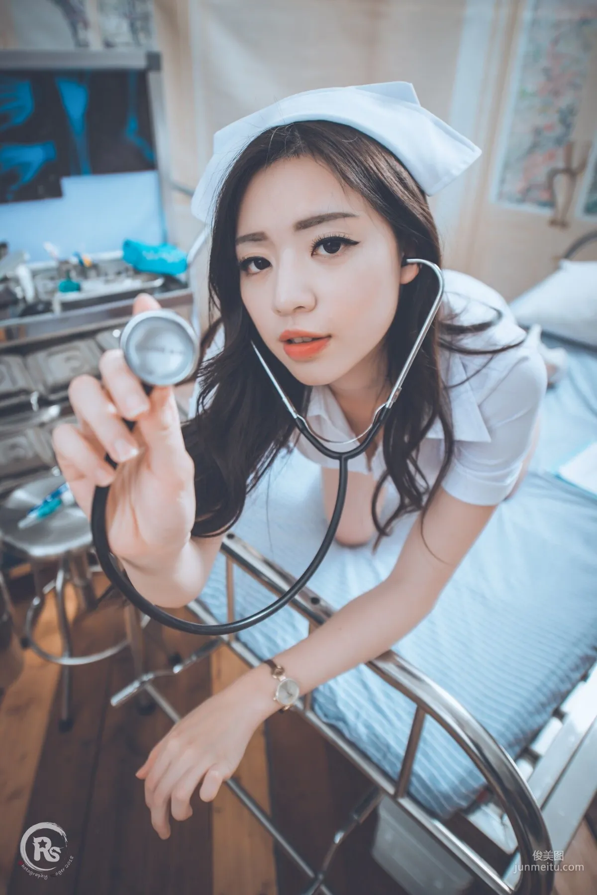 [台灣網紅美女] 謝立琪《謝雨琪の護士》 寫真集 10
