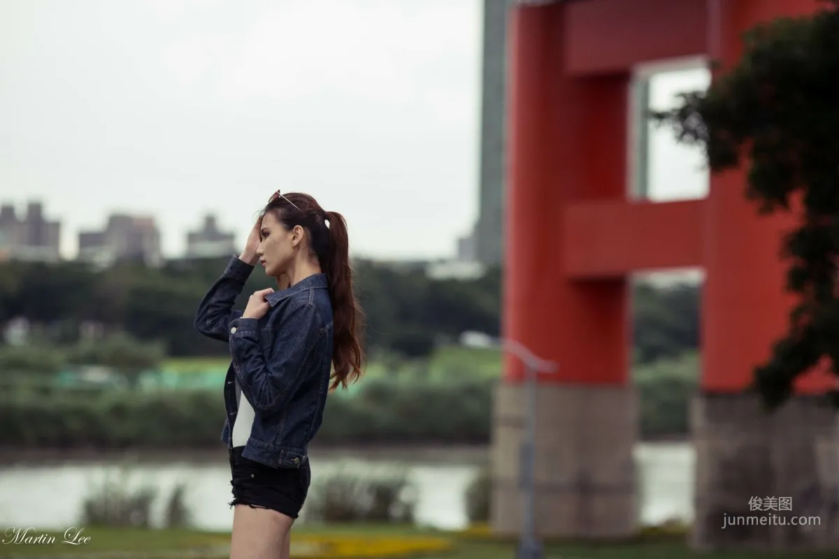 [台灣網紅美女] 蔡譯心《寶藏巖(3套服裝）》 寫真集 56