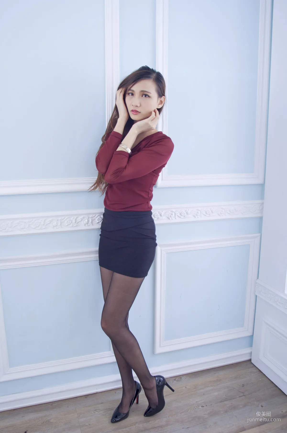 [台灣正妹] 蔡譯心Candice《肉絲短裙+黑絲包臀裙》寫真集 16