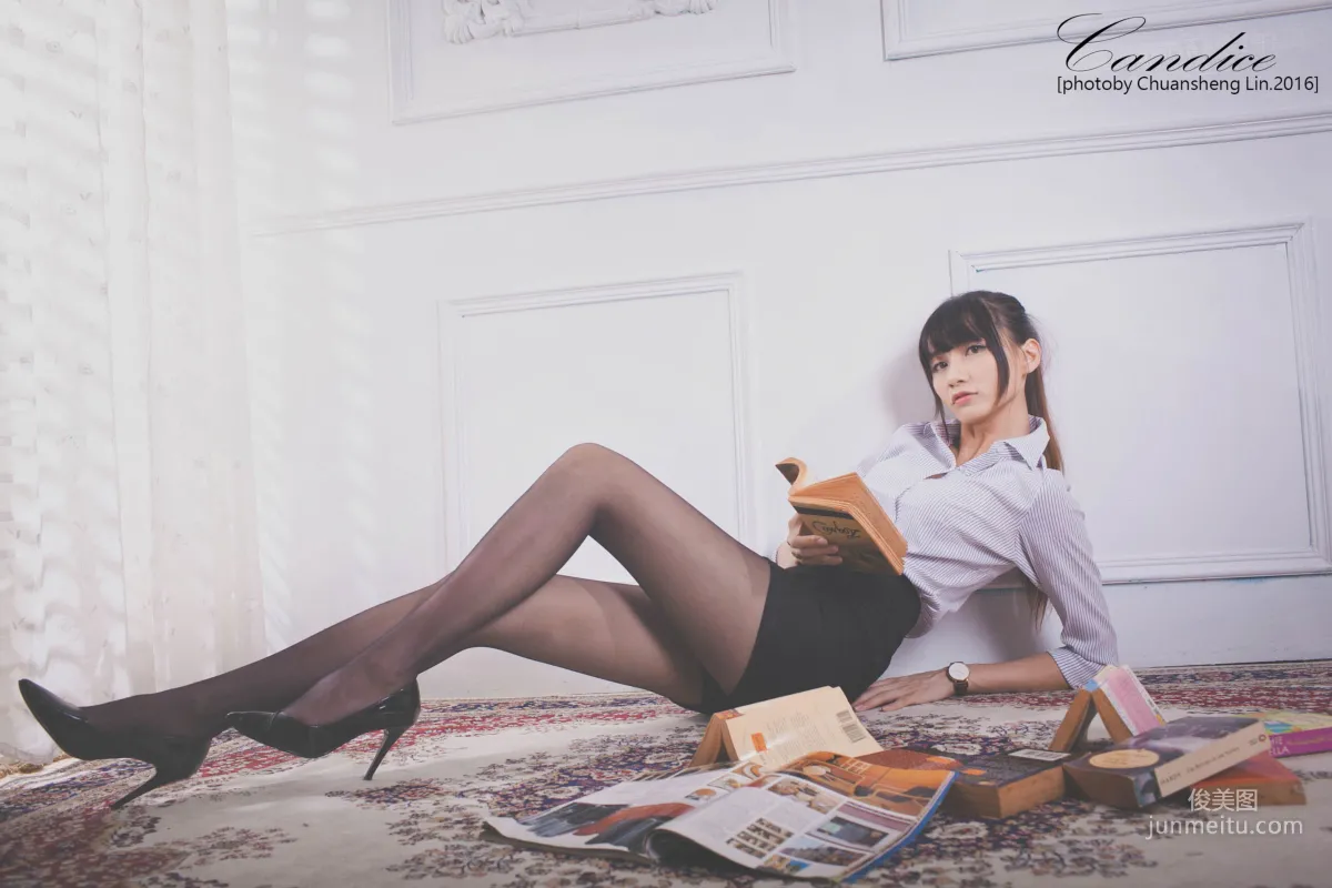[台灣正妹] 蔡譯心 - 棚拍黑絲制服美腿 寫真集 42