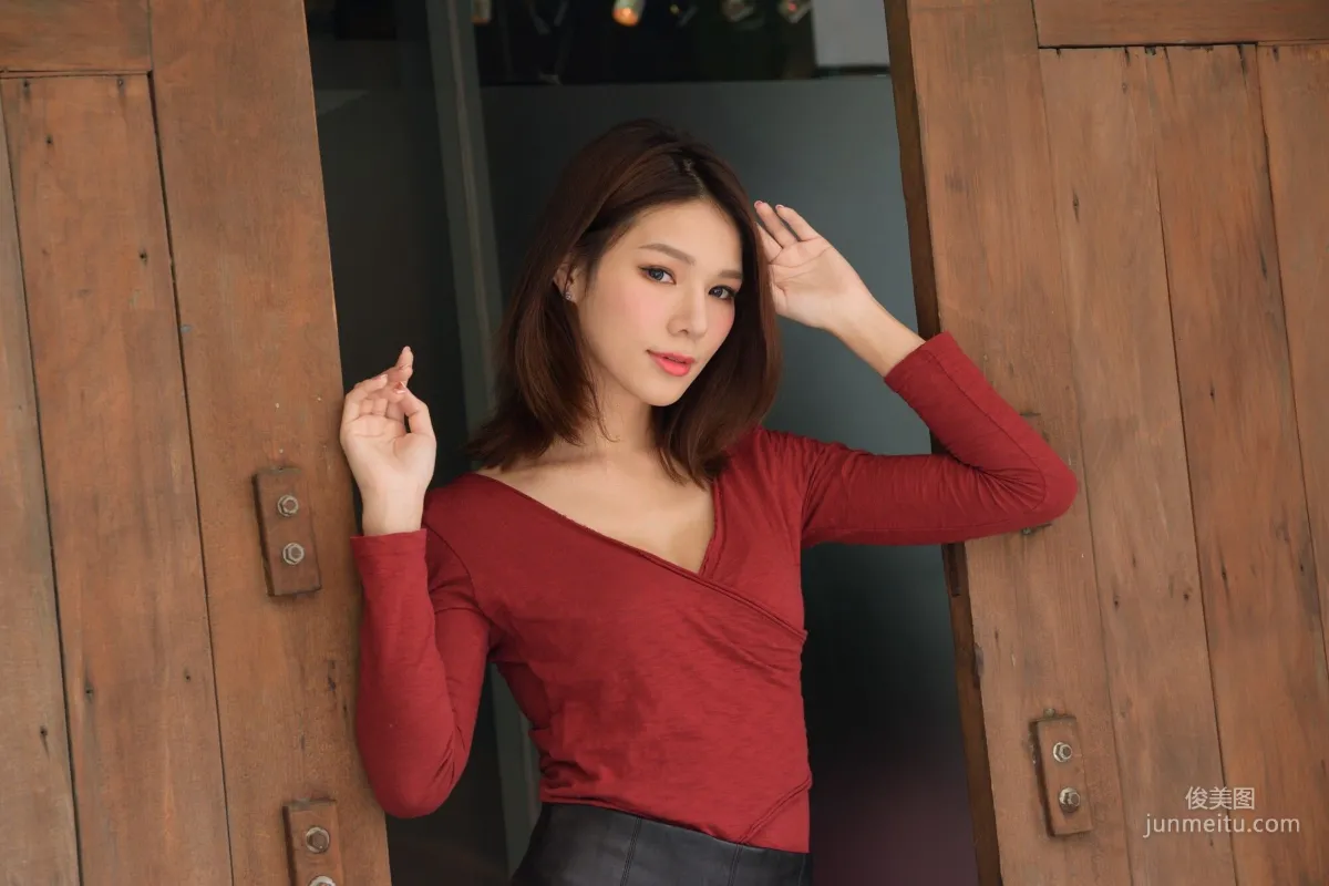 [台灣網紅美女] Kate - 外拍超短皮裙系列 寫真集 2