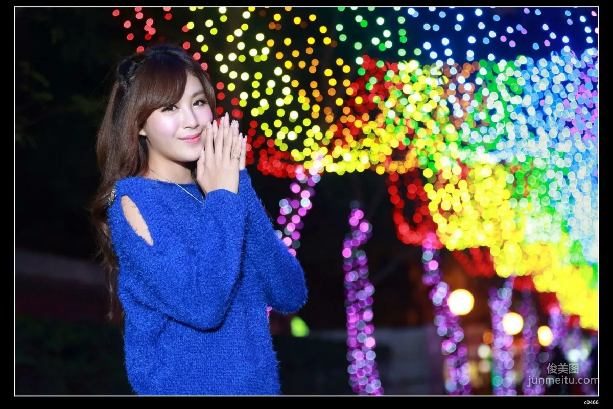 [台湾正妹] 夏晴Miso《圣诞夜黑丝街拍》 写真集1
