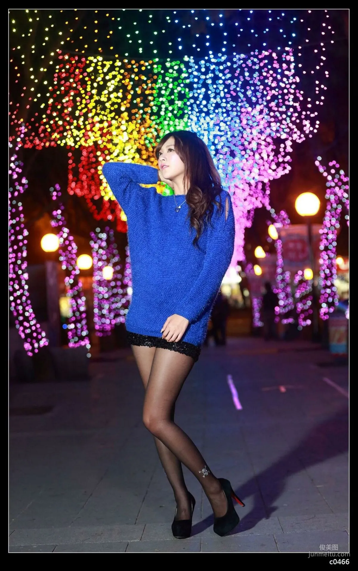 [台湾正妹] 夏晴Miso《圣诞夜黑丝街拍》 写真集6