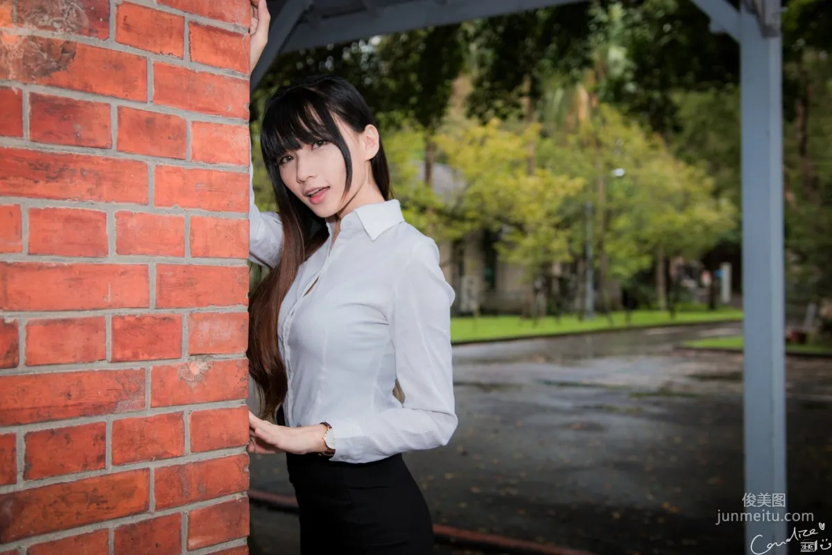 [台湾正妹] 蔡译心 - OL街拍 写真集33