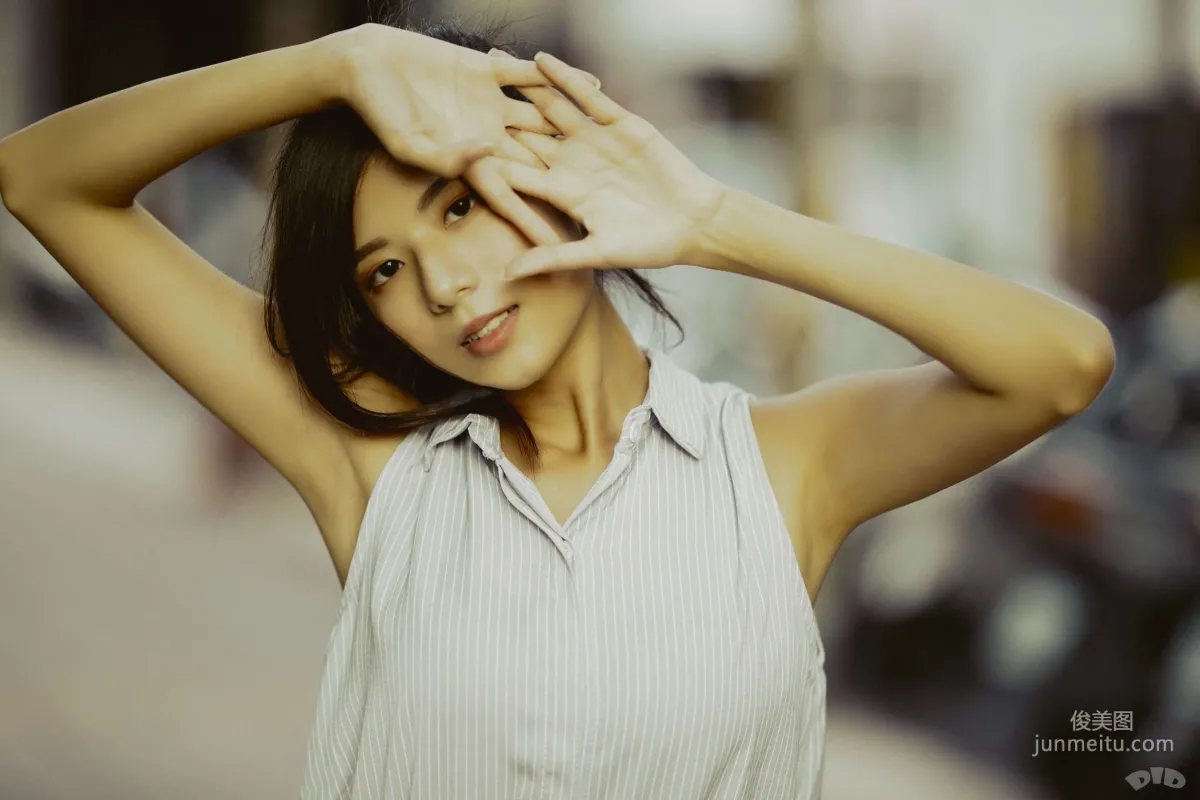 [台灣女神] 方唯真《恬靜系Ol》 寫真集 3