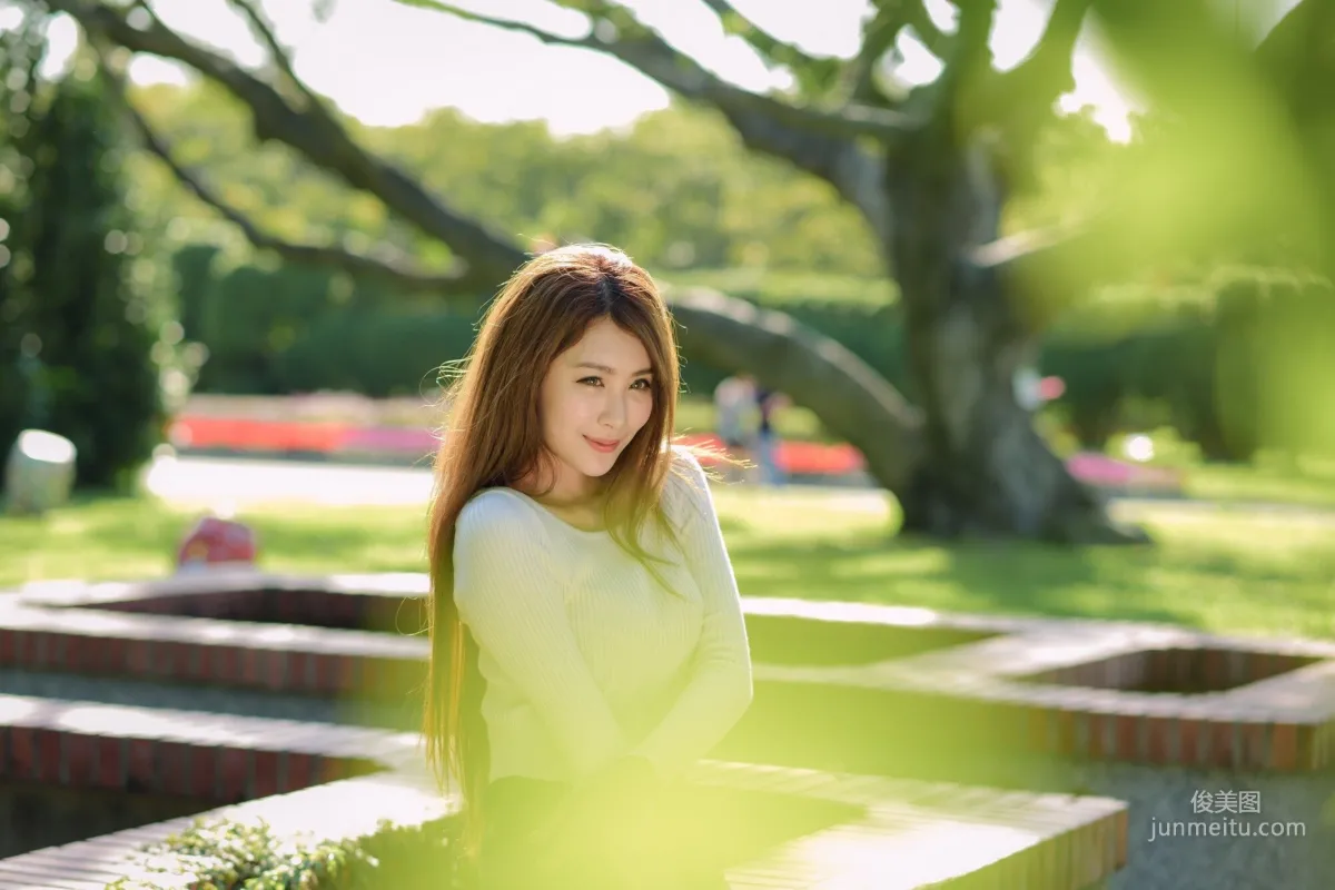 [台灣嫩模] 夏晴Miso《公園牛仔緊身褲美腿》 寫真集 10