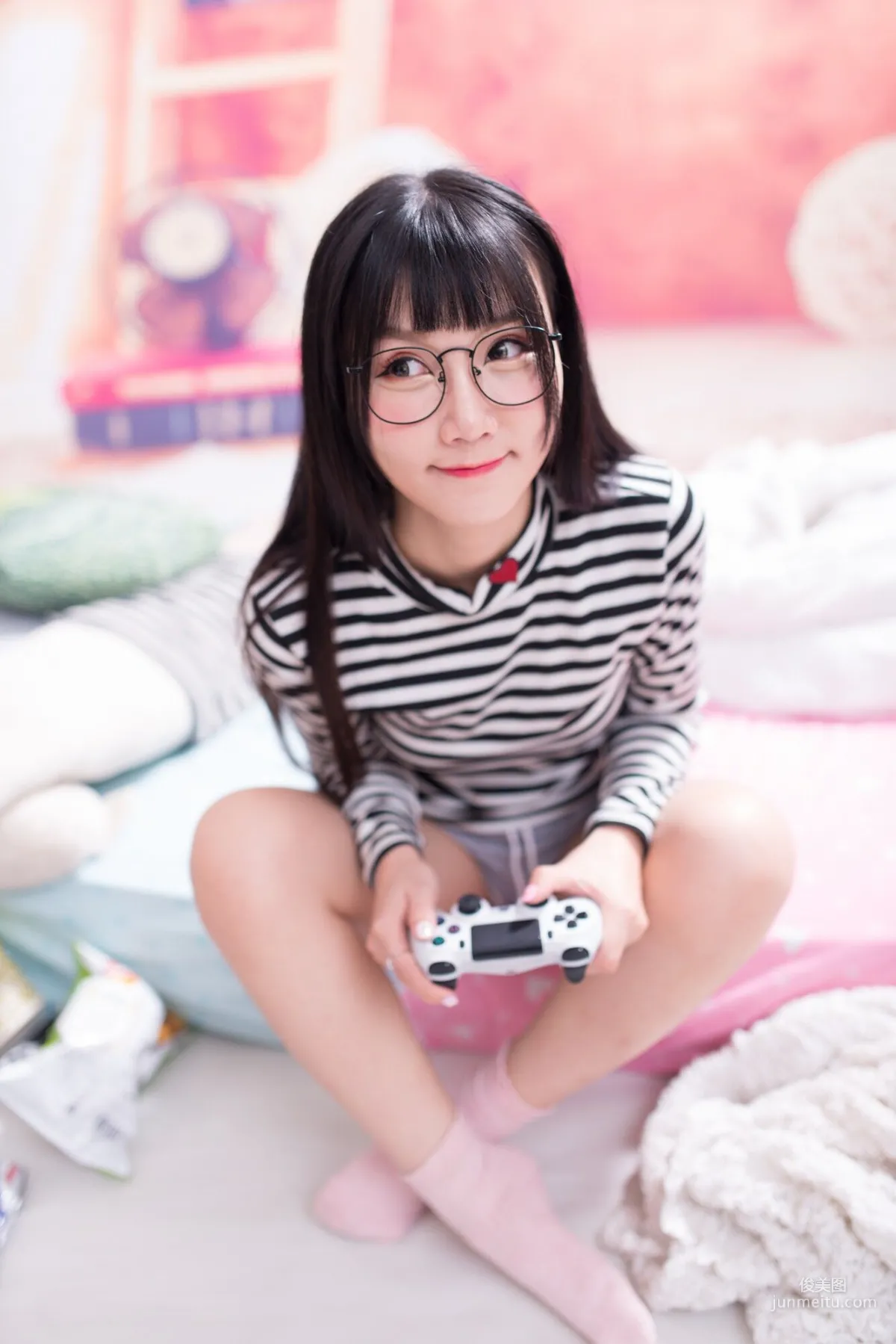 [台灣女神] 喬喬兒《琴棚電玩少女DVA》 寫真集 5