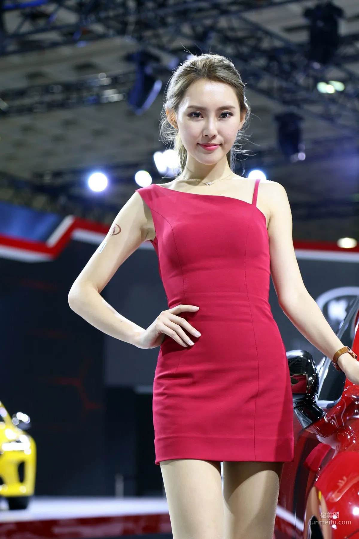 [台灣嫩模] Queenie(Q尼) - 2018年台北車展 寫真集 16