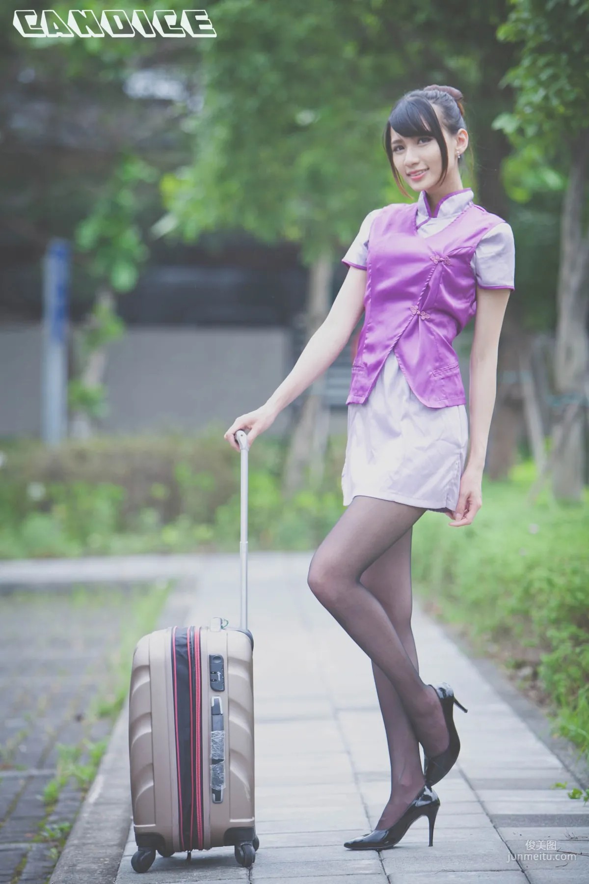 [台灣正妹] 蔡譯心Candice《空姐黑絲街拍》 寫真集 39