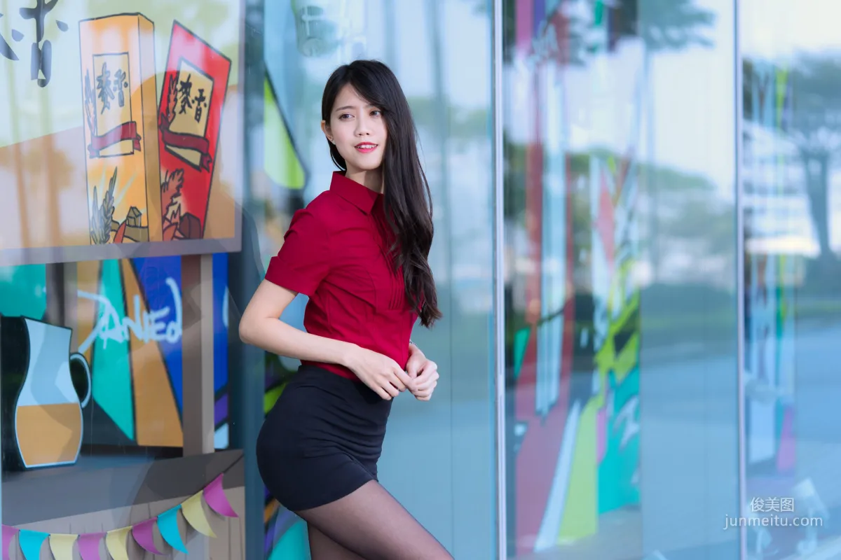 [台灣網紅美女] Candy寶兒《夢時代黑絲街拍》 寫真集 37