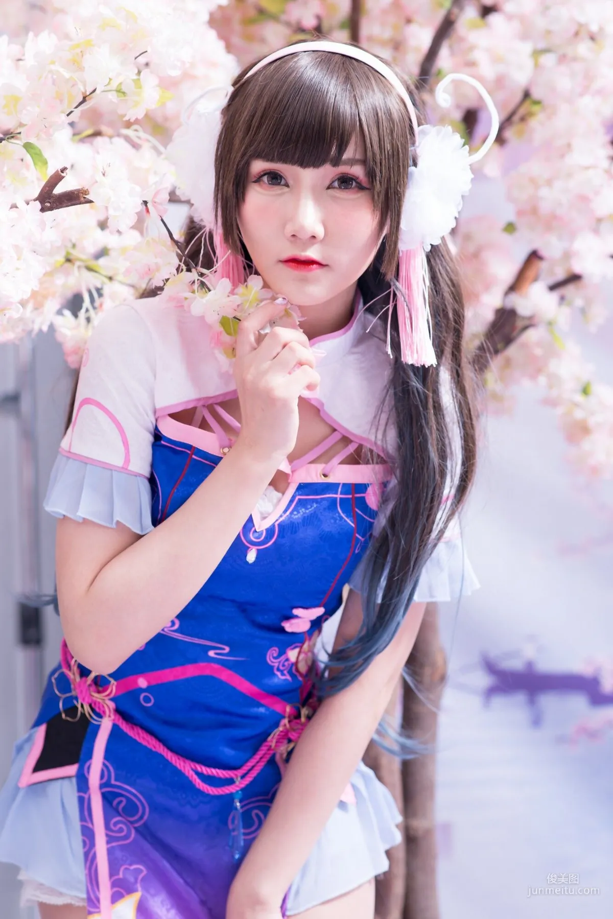 [台灣女神] 喬喬兒《琴棚電玩少女DVA》 寫真集 24