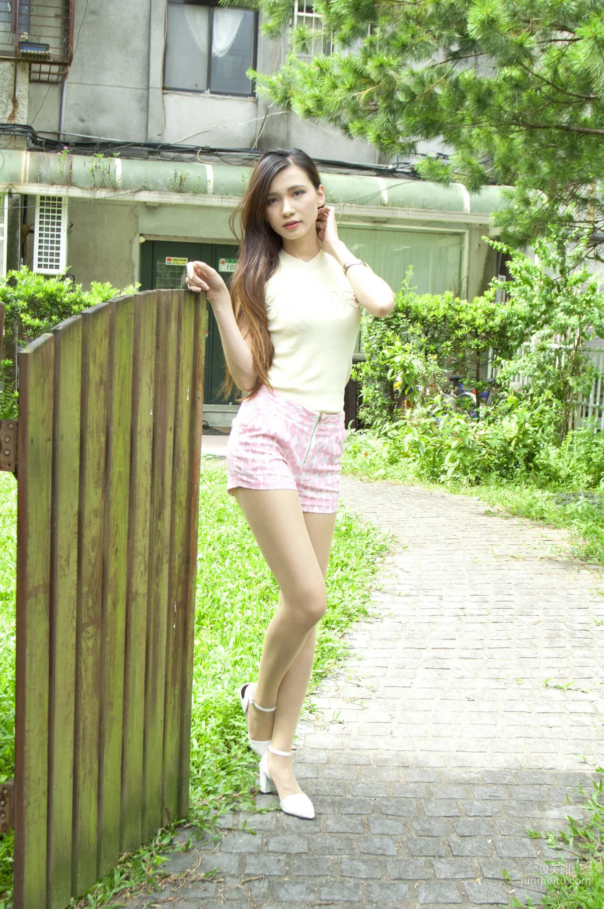[台湾正妹] 蔡译心 - 外拍三套服装（2） 写真集1