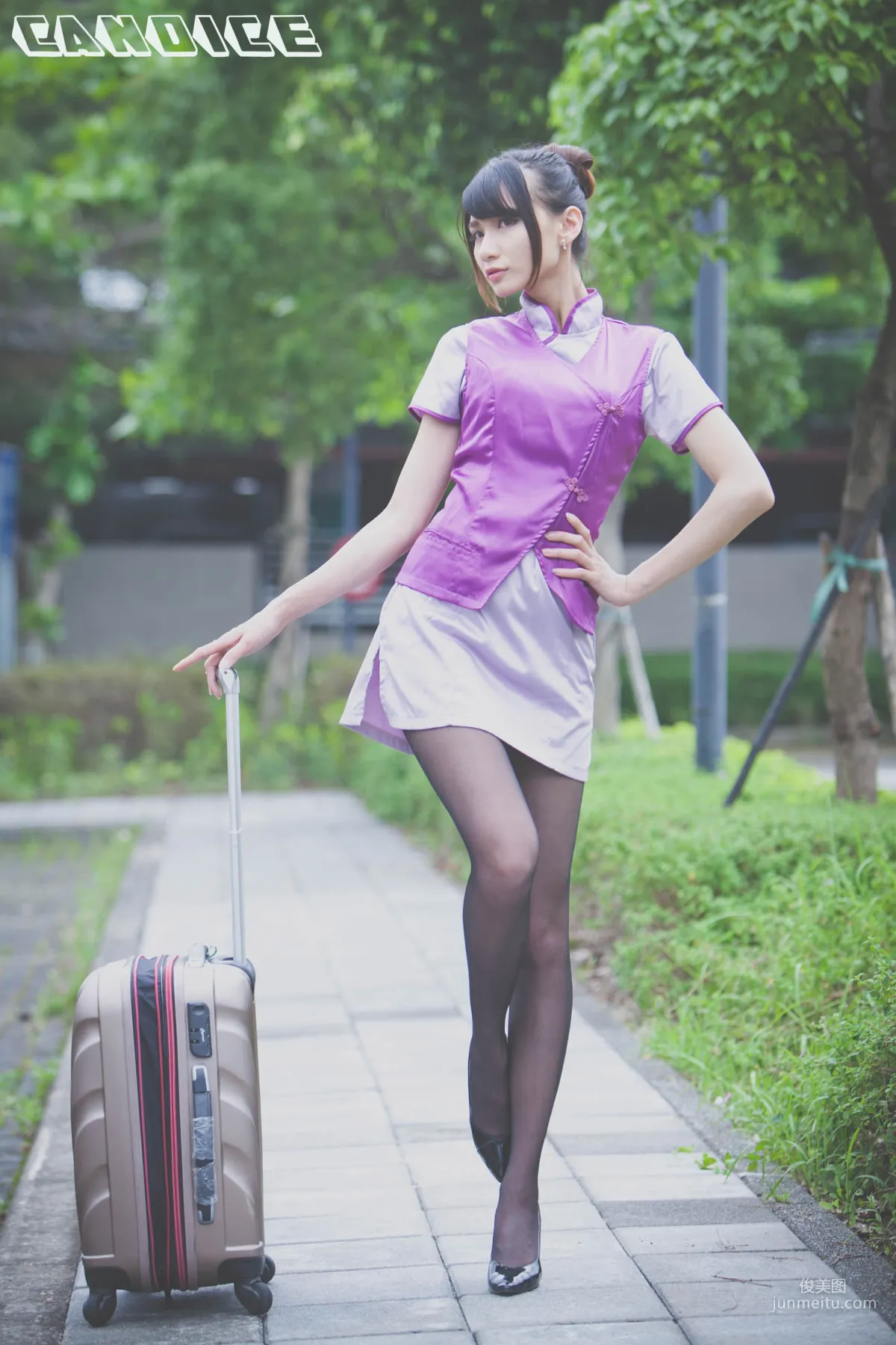 [台灣正妹] 蔡譯心Candice《空姐黑絲街拍》 寫真集 40