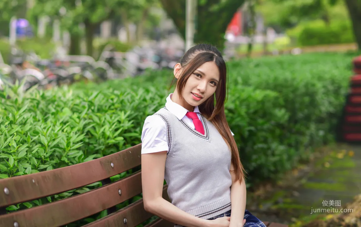 [台灣正妹] 蔡譯心《信義商圈街拍時裝》 寫真集 45
