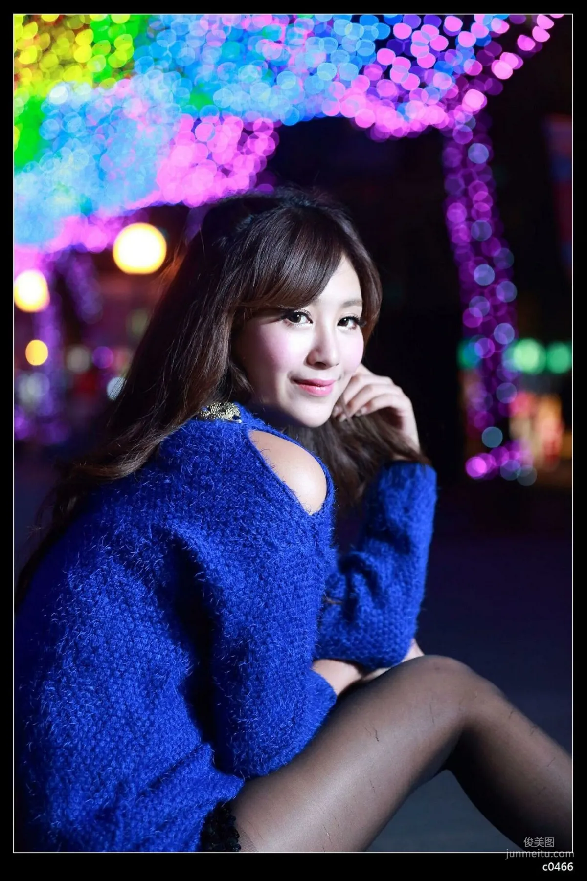 [台湾正妹] 夏晴Miso《圣诞夜黑丝街拍》 写真集47