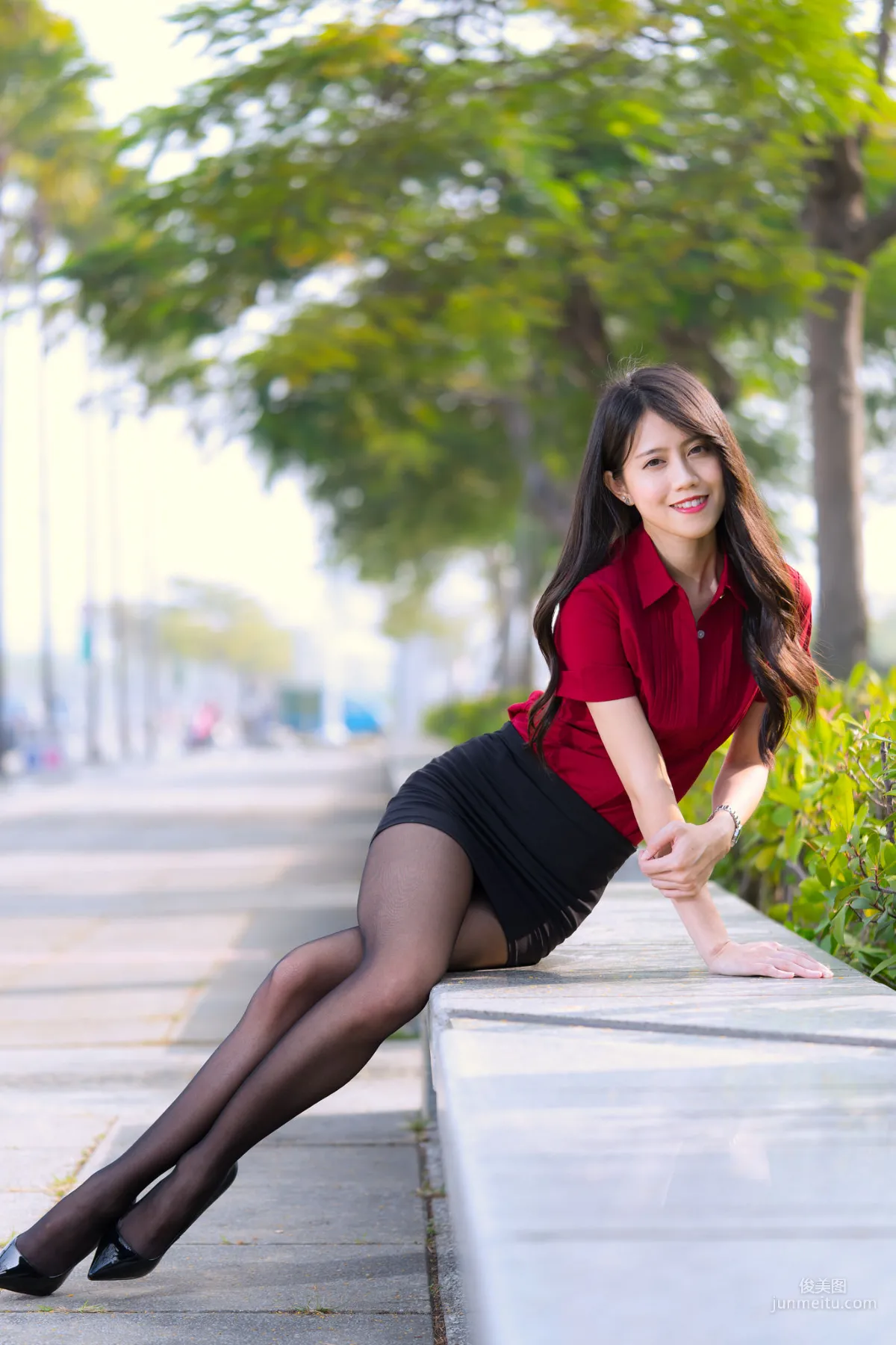 [台灣網紅美女] Candy寶兒《夢時代黑絲街拍》 寫真集 75