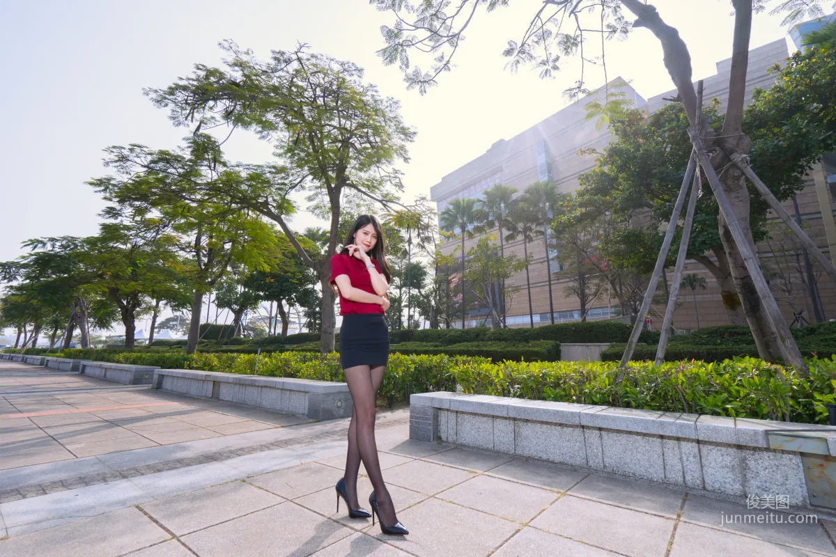 [台灣網紅美女] Candy寶兒《夢時代黑絲街拍》 寫真集 26