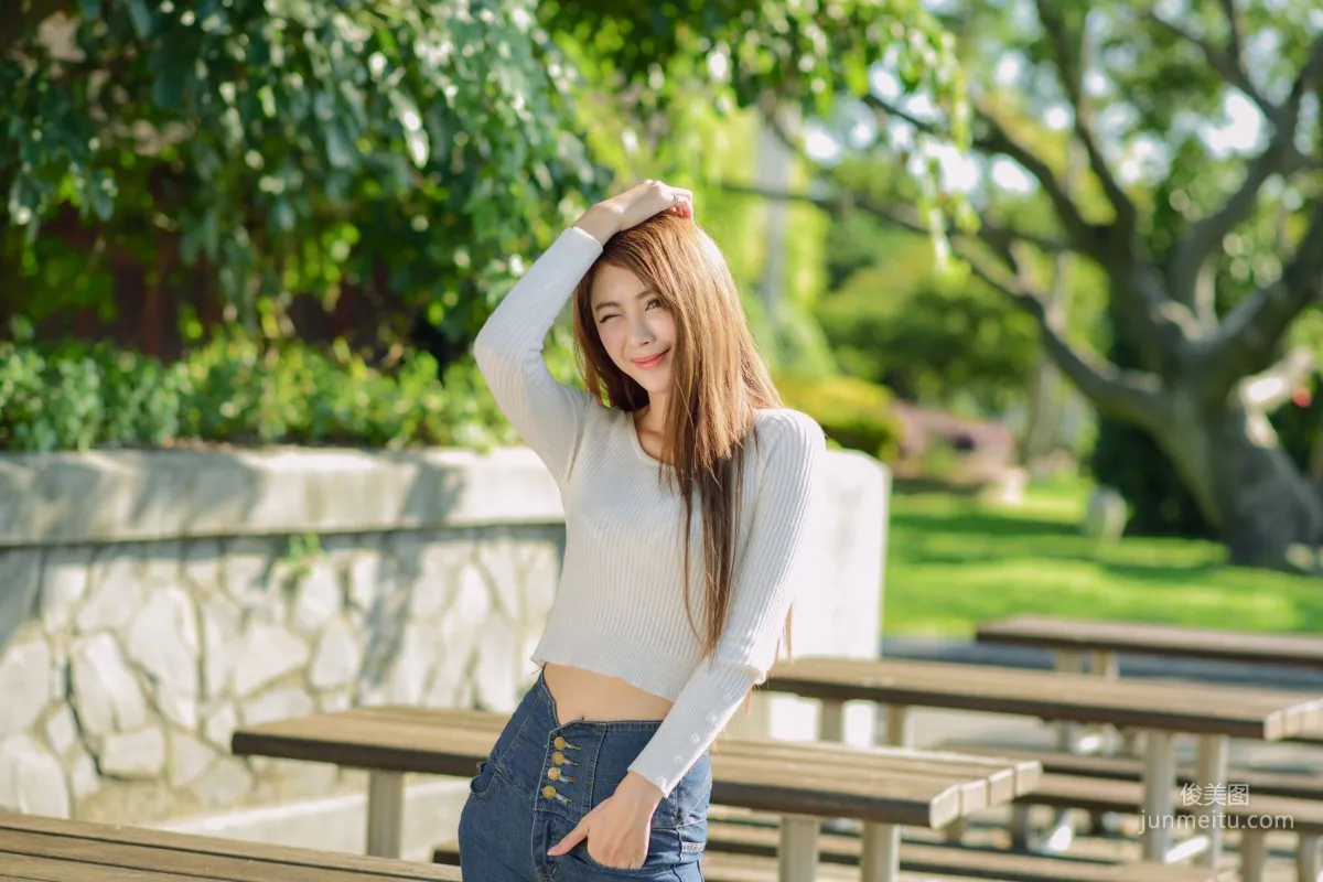 [台灣嫩模] 夏晴Miso《公園牛仔緊身褲美腿》 寫真集 42