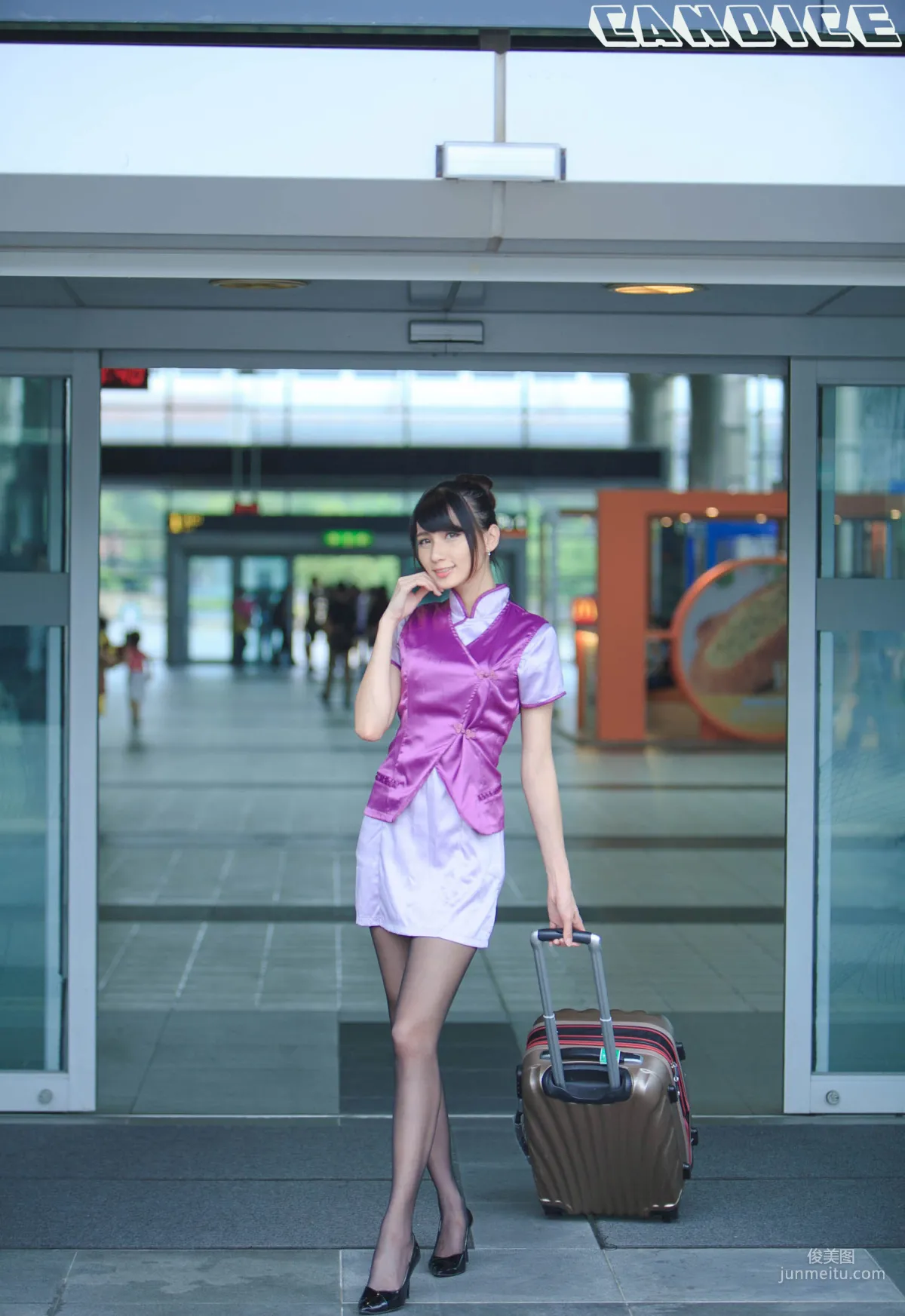 [台灣正妹] 蔡譯心Candice《空姐黑絲街拍》 寫真集 16