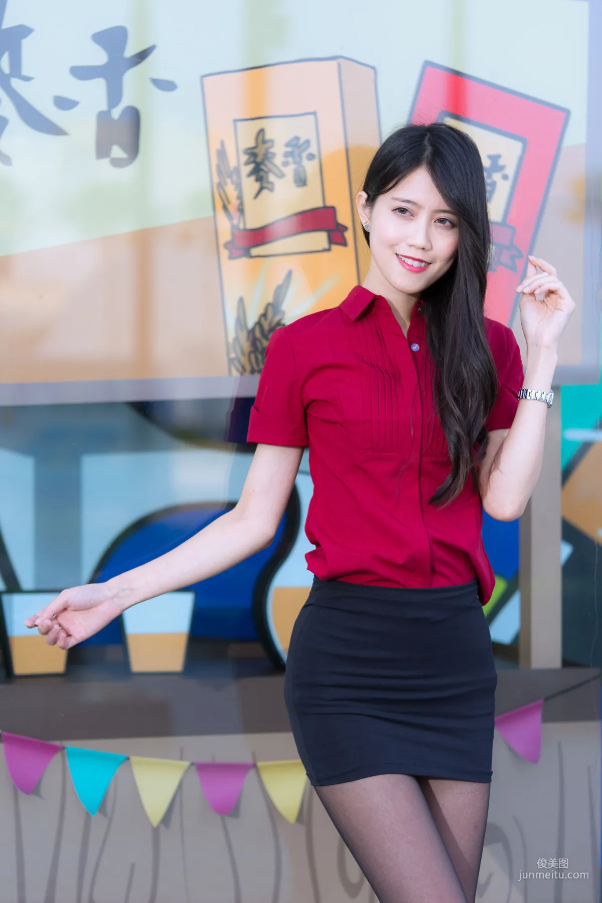 [台灣網紅美女] Candy寶兒《夢時代黑絲街拍》 寫真集 40