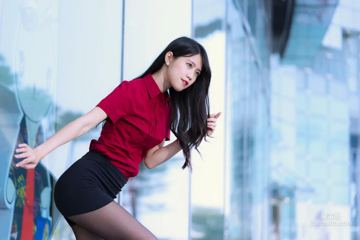 [台灣網紅美女] Candy寶兒《夢時代黑絲街拍》 寫真集 38