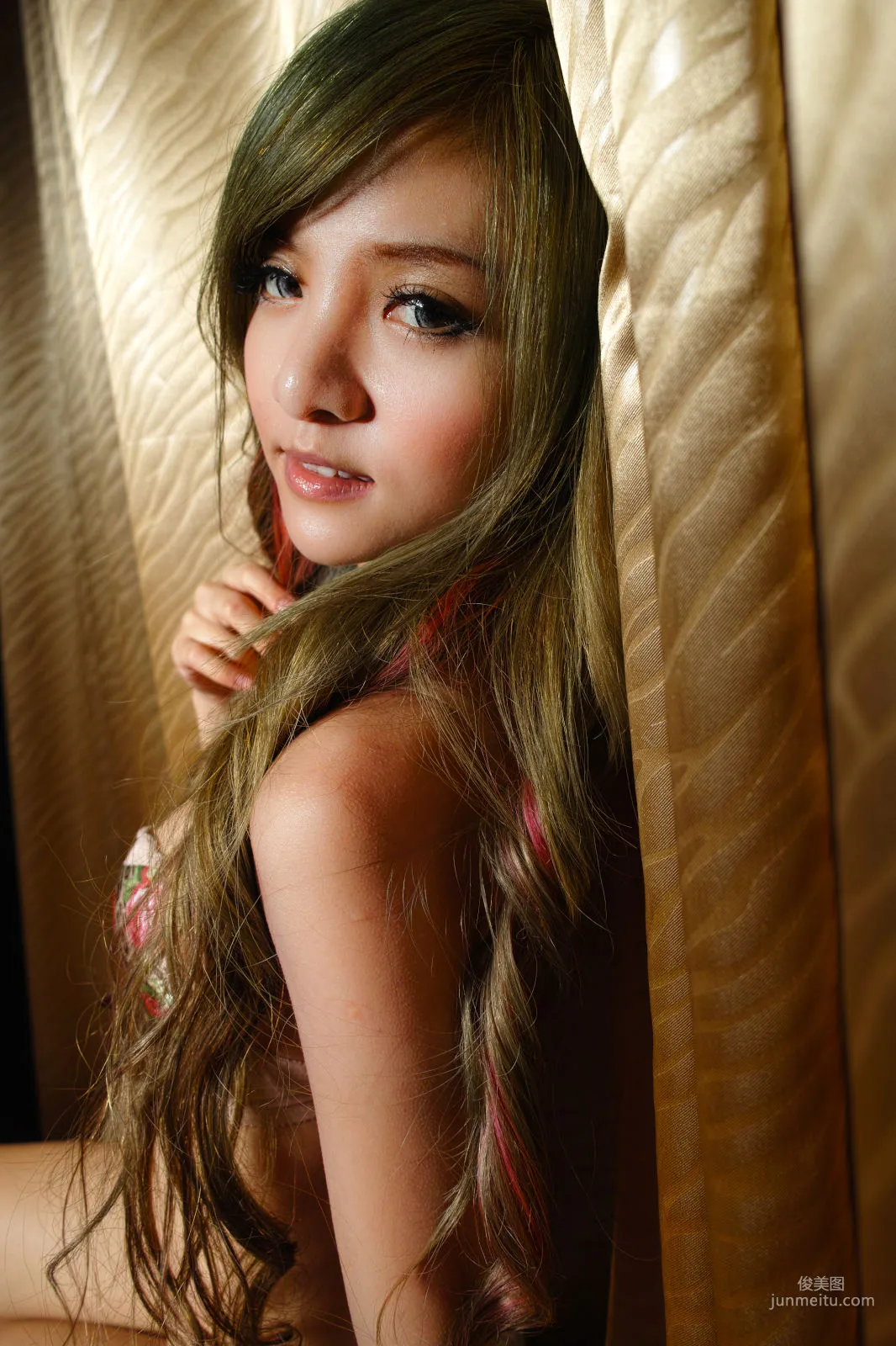 [台灣網紅美女] Corrine李玟儒《性感内衣棚拍》 寫真集 11