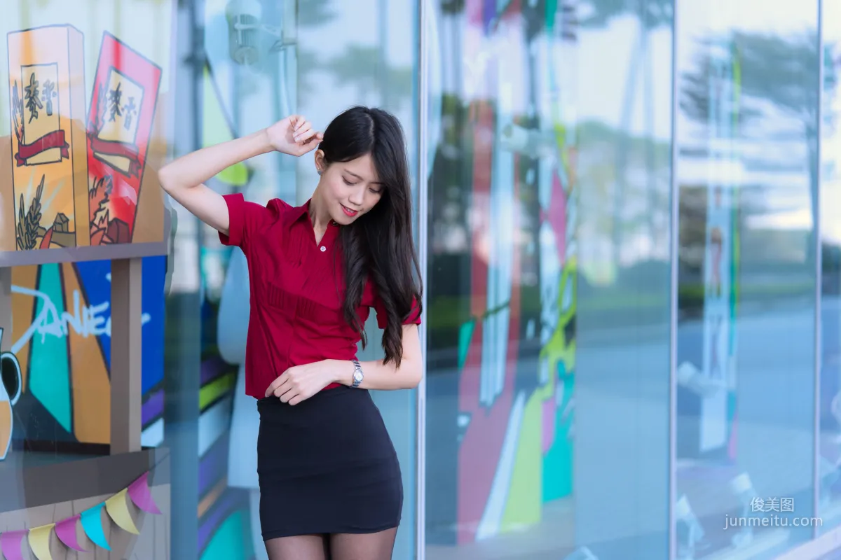 [台灣網紅美女] Candy寶兒《夢時代黑絲街拍》 寫真集 49