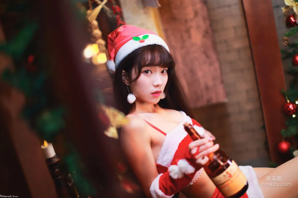 [台灣網紅美女] Kitty 2017聖誕女郎 聖誕酒館 寫真集 1