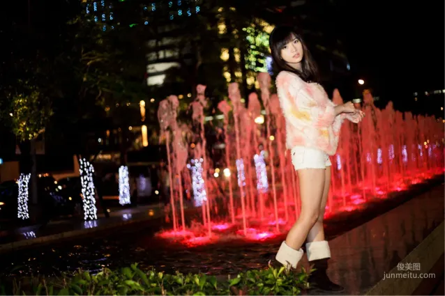 [台灣正妹] 虞成敬(小敬)《信義商區聖誕節夜拍》 寫真集