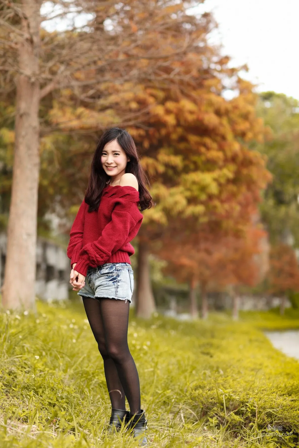 [台灣女神] 孟潔 (兩套服裝） 寫真集 7