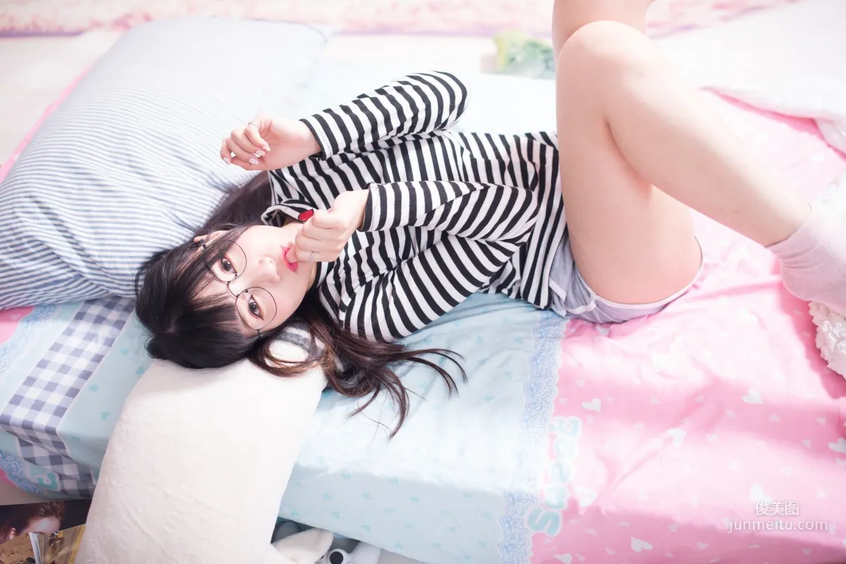 [台灣女神] 喬喬兒《琴棚電玩少女DVA》 寫真集 8