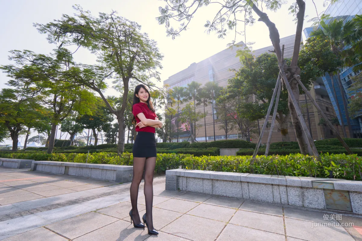 [台灣網紅美女] Candy寶兒《夢時代黑絲街拍》 寫真集 54