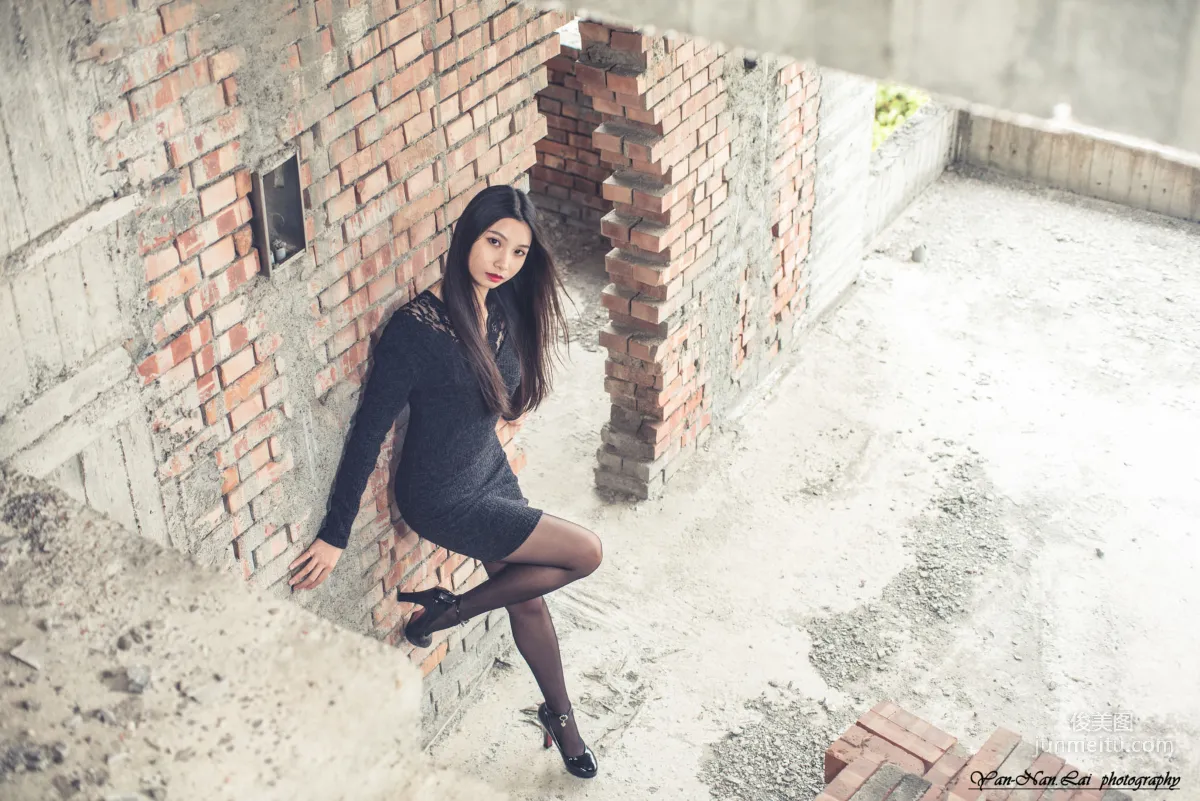 [台灣嫩模] Jenny《黑絲外拍》 寫真集 32