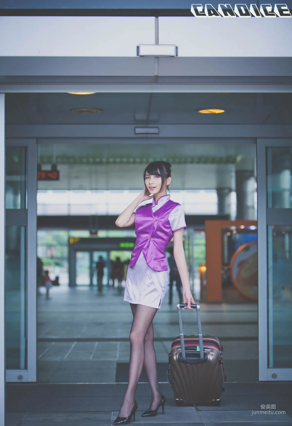 [台灣正妹] 蔡譯心Candice《空姐黑絲街拍》 寫真集 17