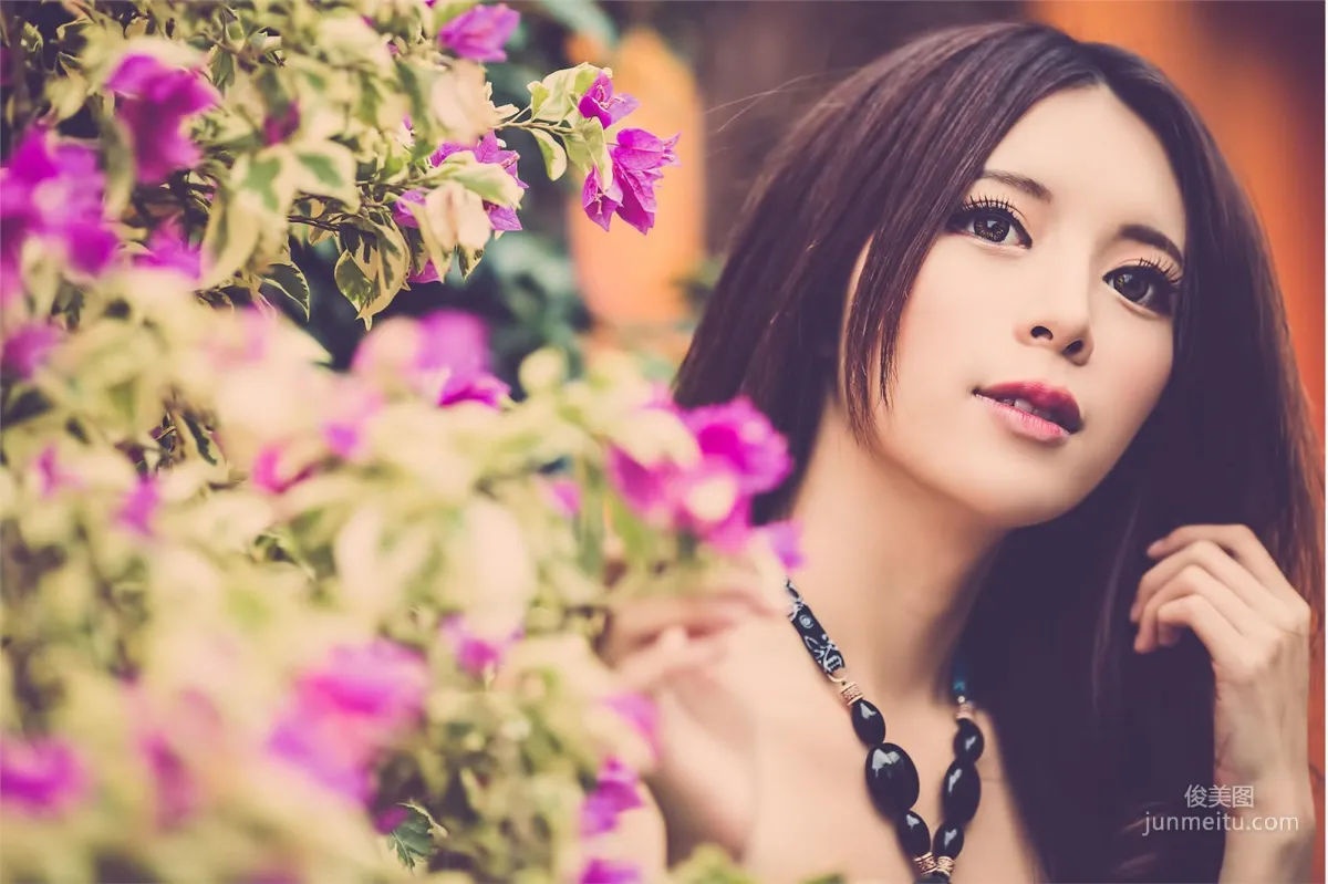 [台灣正妹] 大眼正妹張齊郡《炫彩外拍》寫真集 49