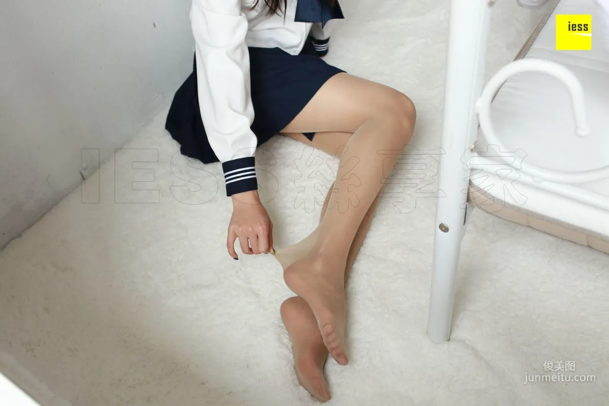 婉萍 《第一次塗指甲油的婉萍》 [異思趣向IESS] 絲享家216 寫真集 51