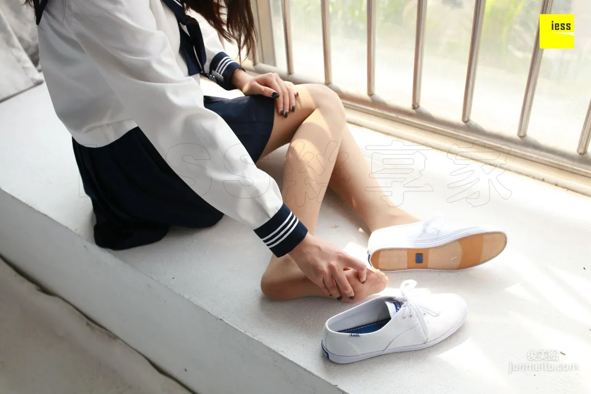 婉萍 《第一次塗指甲油的婉萍》 [異思趣向IESS] 絲享家216 寫真集 22