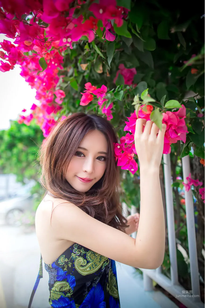 [台灣正妹] 大眼正妹張齊郡《炫彩外拍》寫真集 30