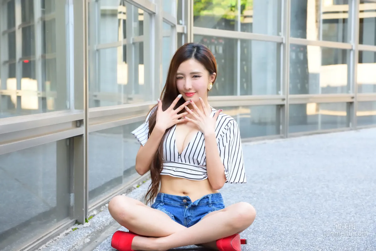 [台灣正妹] 趙芸Syuan《成熟長腿美女街拍》 寫真集 7