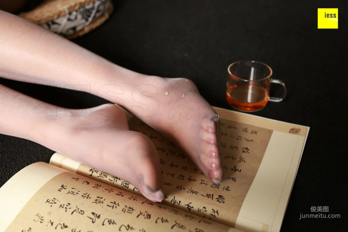 婉萍《筆情墨趣 幽幽襪香》 [異思趣向IESS] 絲享家230 寫真集 84