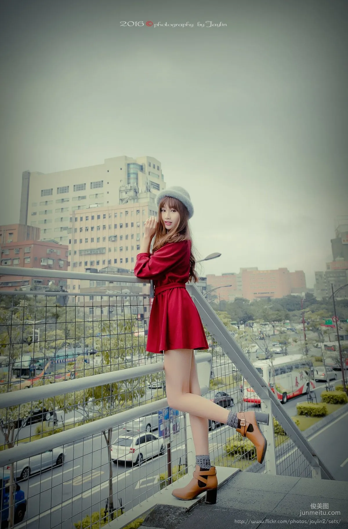 [台灣女神] 琪琪 外怕三套服裝 寫真集 22