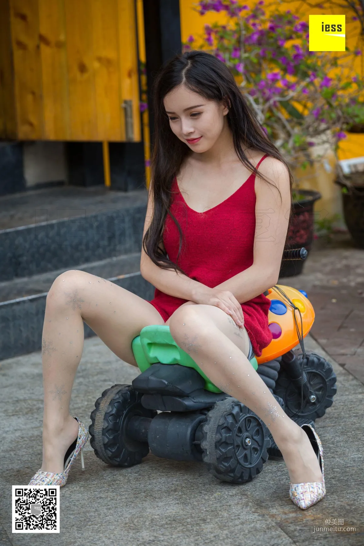 小羽《網紅的水鑽白絲》 [異思趣向IESS] 絲享家242 寫真集 98