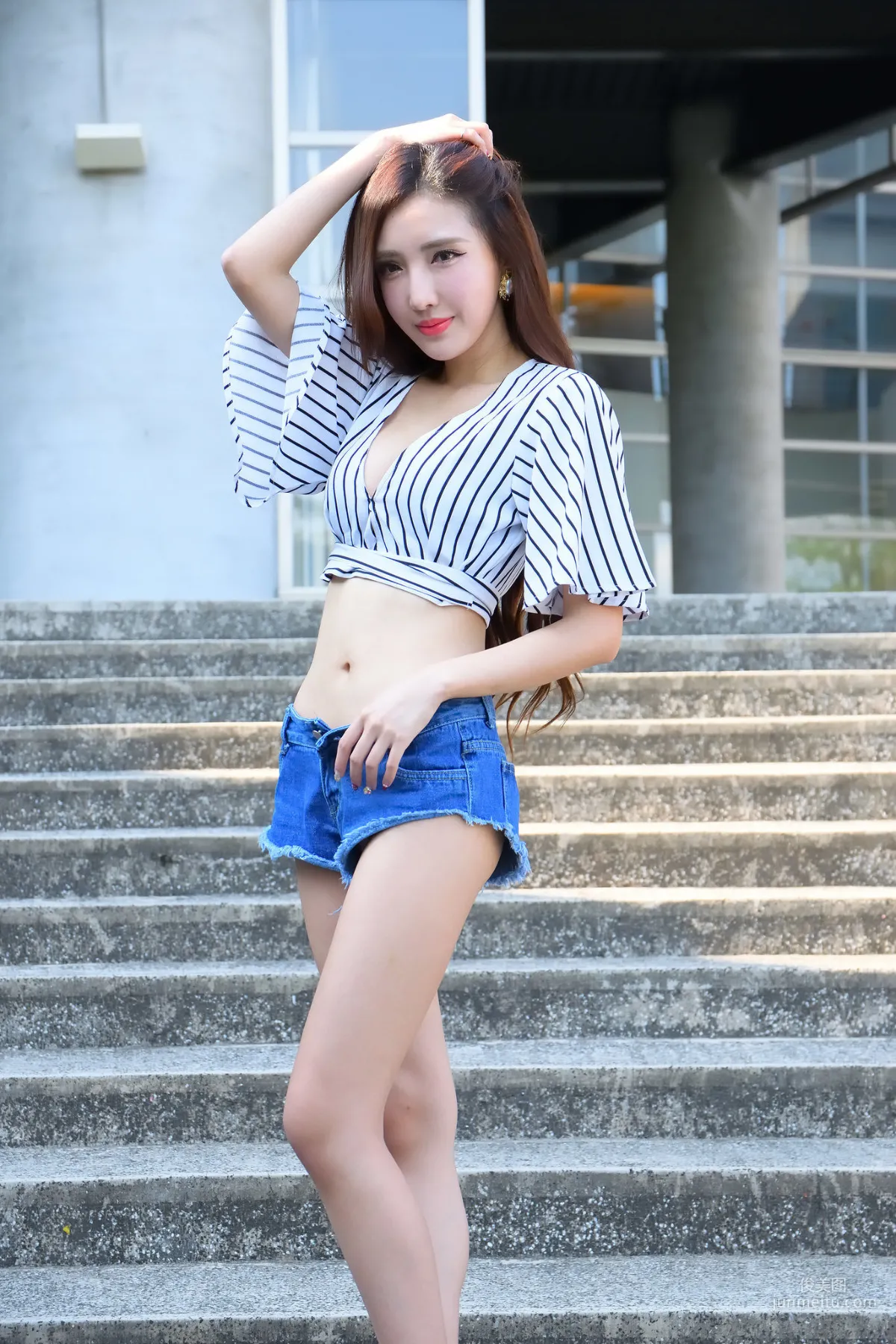 [台灣正妹] 趙芸Syuan《成熟長腿美女街拍》 寫真集 28