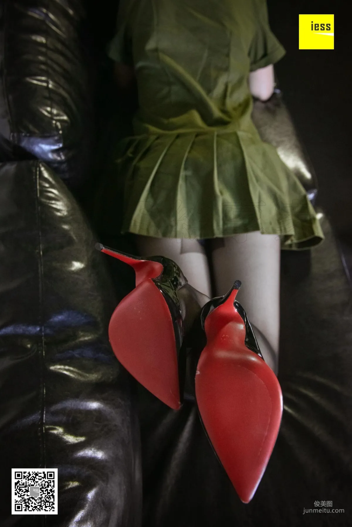 七七《黑絲軍綠制服》 [異思趣向IESS] 絲享家249 寫真集 49