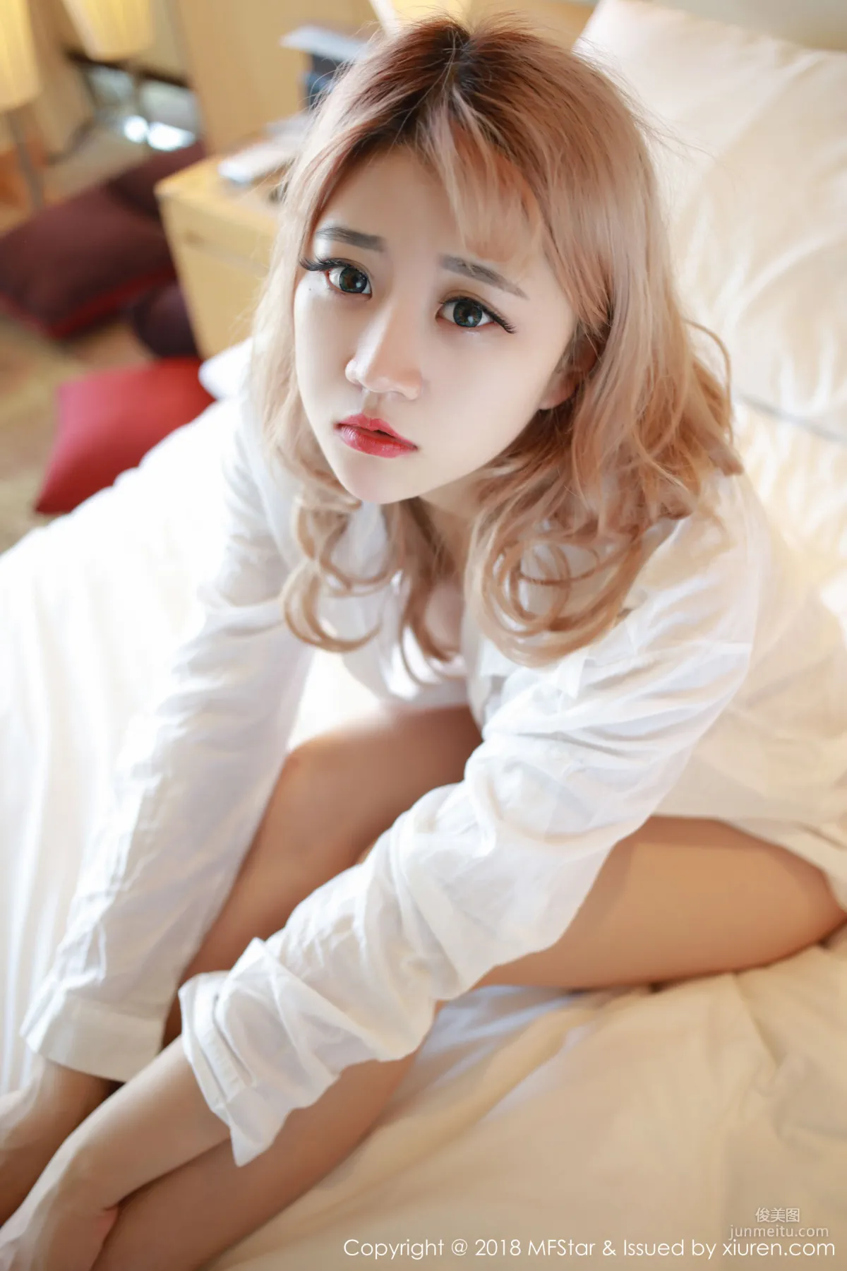 靜靜tobey《膚若瓊脂的金發美女》 [模範學院MFStar] Vol.120 寫真集 28